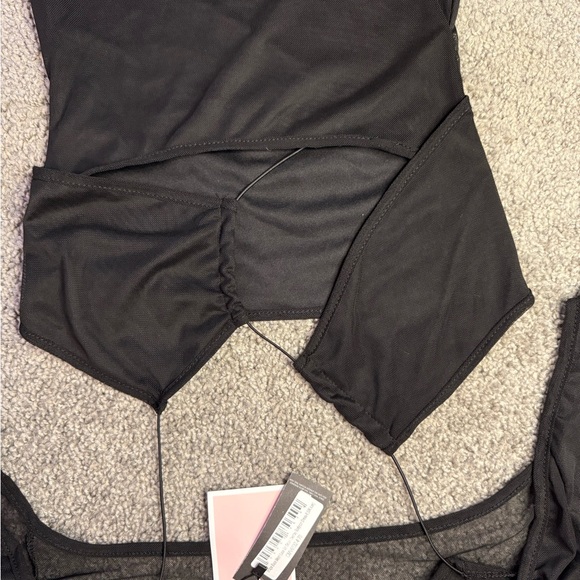 PrettyLittleThings Black Mesh Lace-Up Detailed Flare Sleeve Mini Dress - Picture 4 of 4